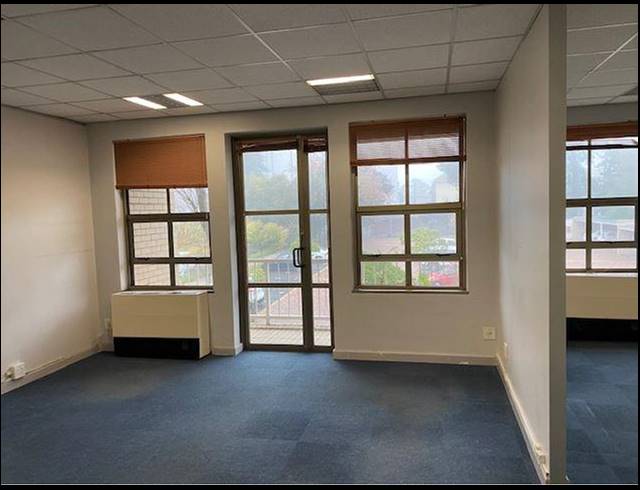 235M² OFFICE RENTED IN RONDEBOSCH